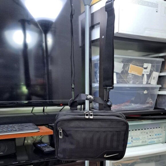 Genuine Nike Crossbody Travel Bag Unisex - Picture 4 of 5